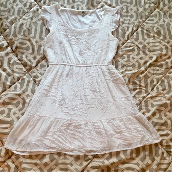 ⭐️SALE White Dress with Elastic Waist and Flow Fit - Picture 2 of 8